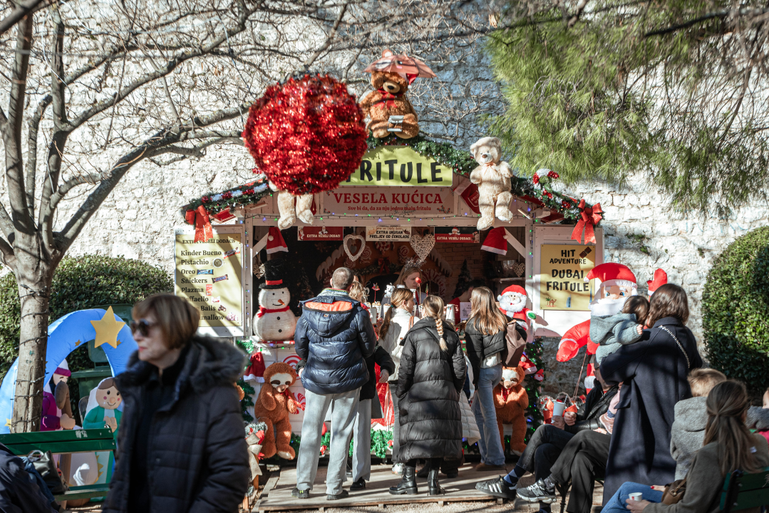 Točno u podne: Teke Yeke vesela uvertira u još jednu najluđu šibensku novogodišnju noć