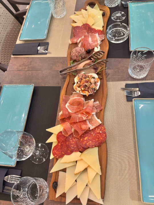 FOTO Provedite Valentinovo u restoranu Šarm u Vodicama