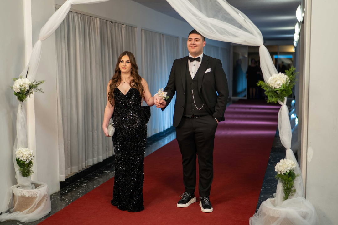 FOTOGALERIJA Zavirite na spektakularni Maturalni ples Ekonomske škole (1)