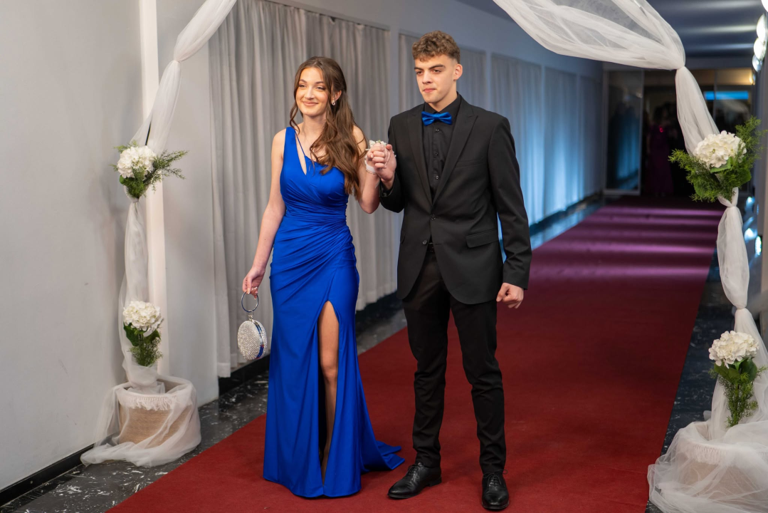 FOTOGALERIJA Zavirite na spektakularni Maturalni ples Ekonomske škole (1)