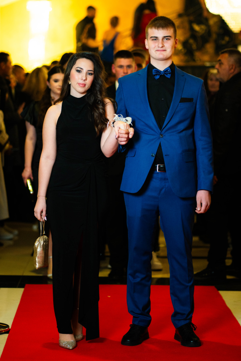 FOTOGALERIJA Zavirite na blještavi Maturalni ples Ekonomske škole (1)