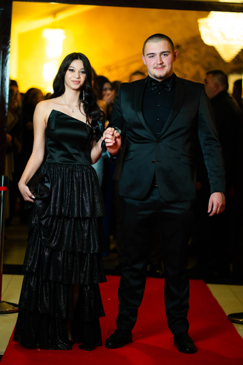 FOTOGALERIJA Zavirite na maturalni ples Industrijsko-obrtničke škole Šibenik (1)