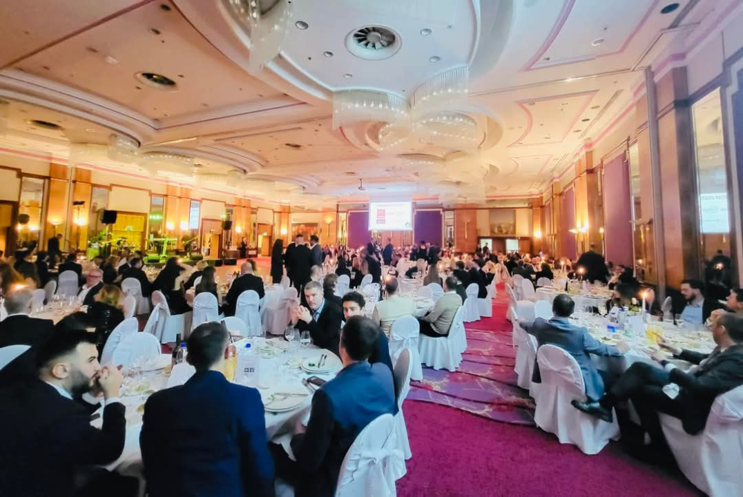 Večeras je u zagrebačkom hotelu Westin održana tradicionalna Šibenska večer, okupljanje Šibenčana i prijatelja Šibenika koje već godinama organizira Društvo Šibenčana i prijatelja Šibenika u Zagrebu.