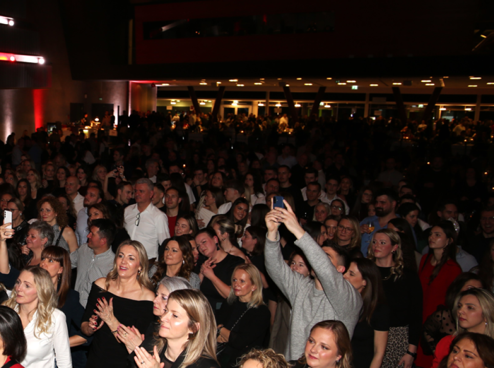 Klapa Sebenico predstavila novu pjesmu 'Dilija bi' na Večerima dalmatinske pisme
