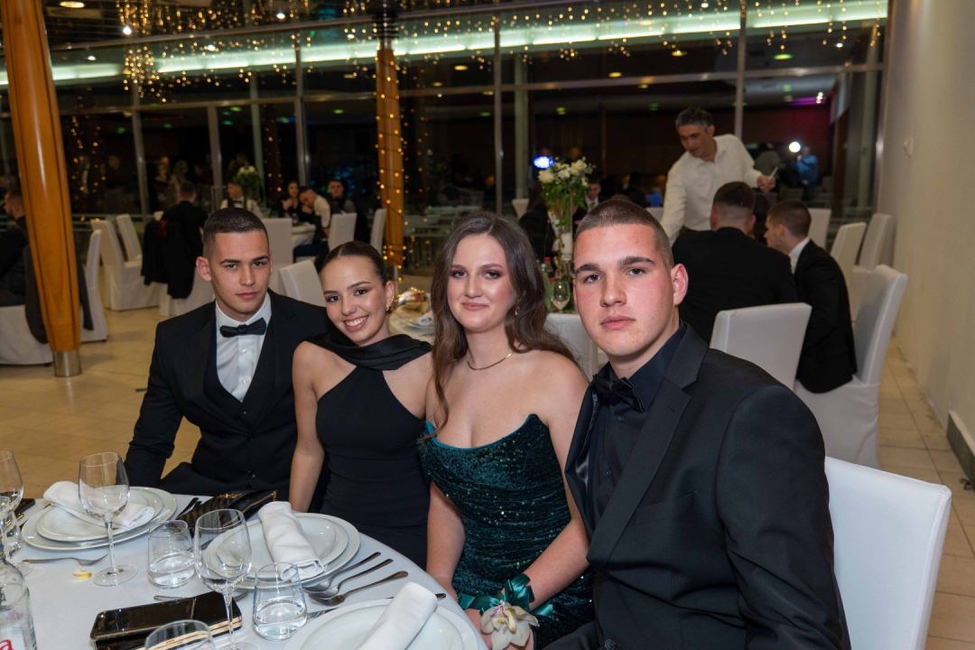 Zavirite na maturalni ples šibenske Medicinske škole (2)