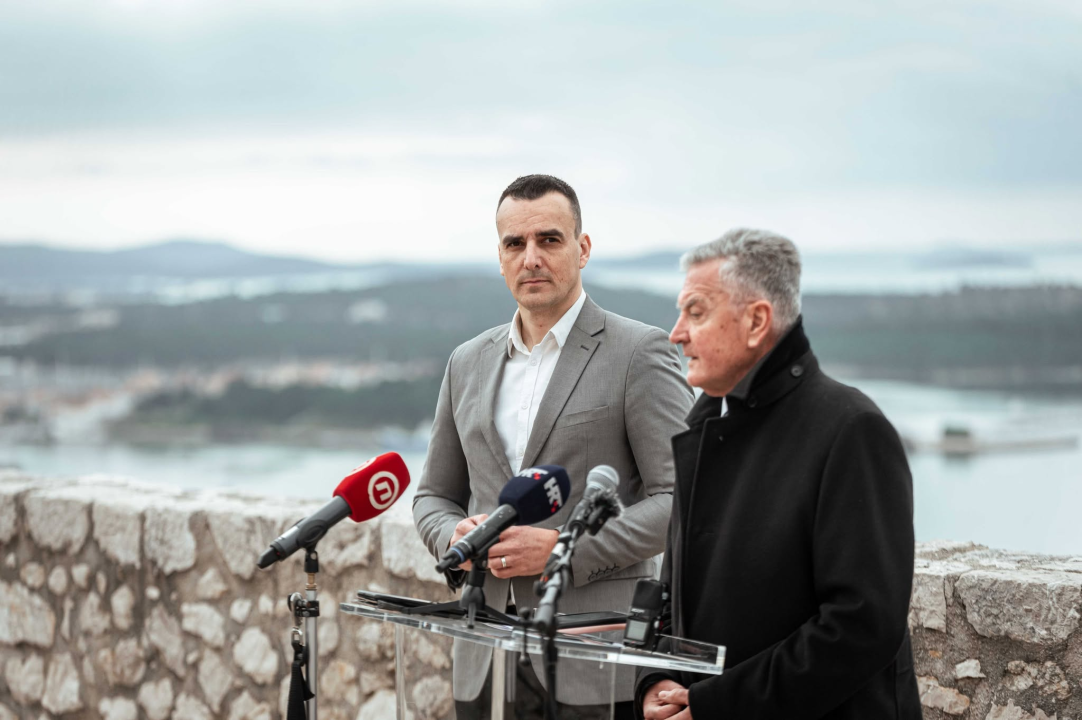 FOTOGALERIJA Paško Rakić i službeno kandidat HDZ-a za župana, a ima i slogan: 'Vrime je da i županija uspije'