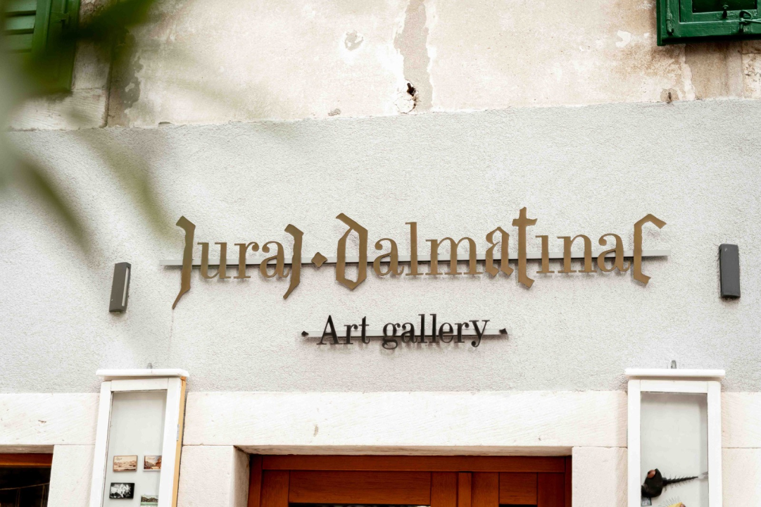 FOTO Otkrijte unikatne umjetnine i modne komade Galerije Juraj Dalmatinac