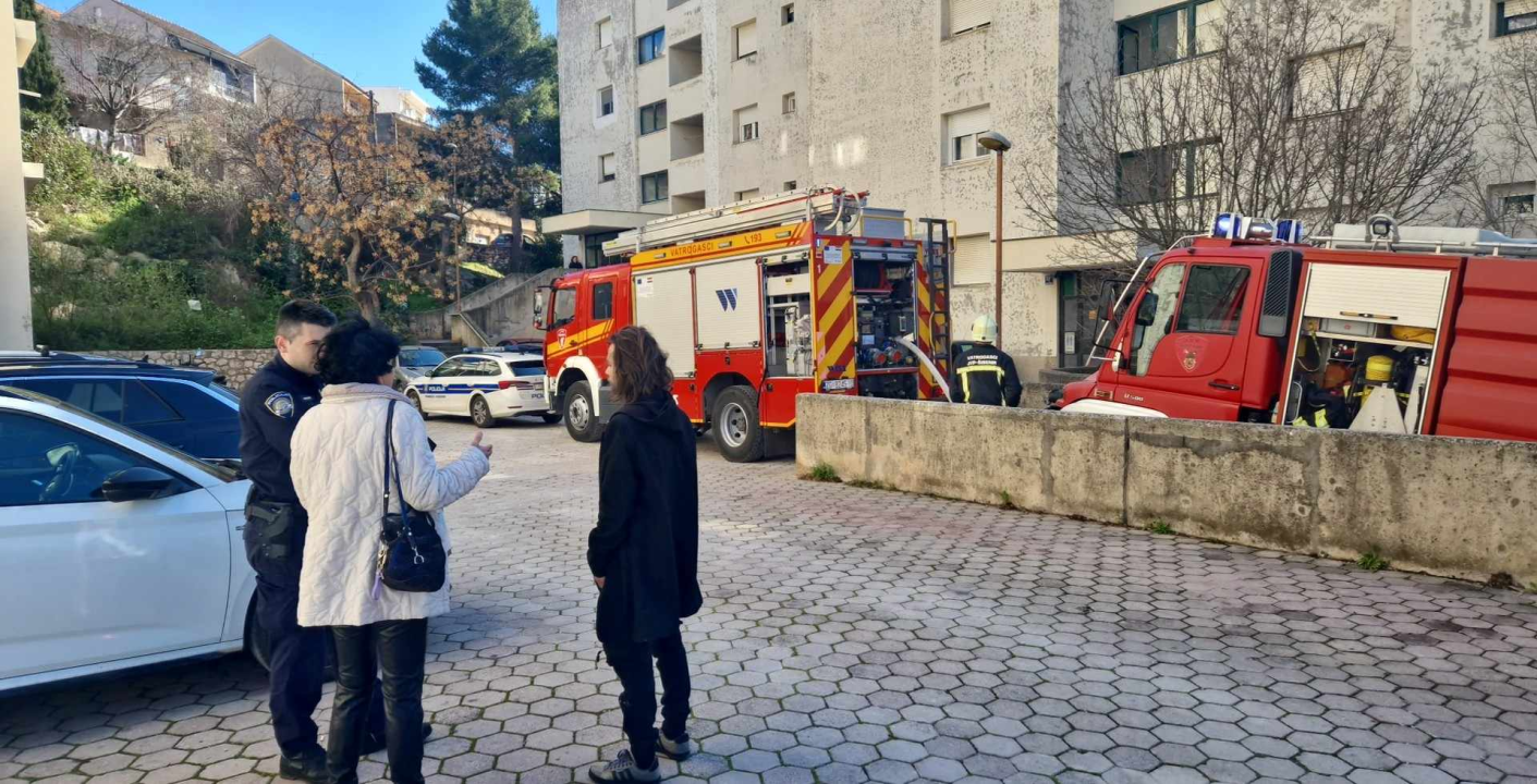 Požar u zgradi na Baldekinu