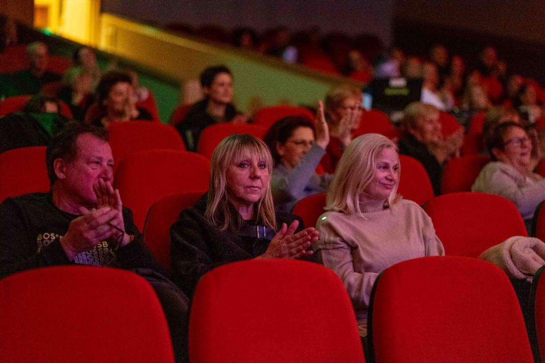 Humanitarni koncert u Vodicama: Klape zapjevale za malu Petru