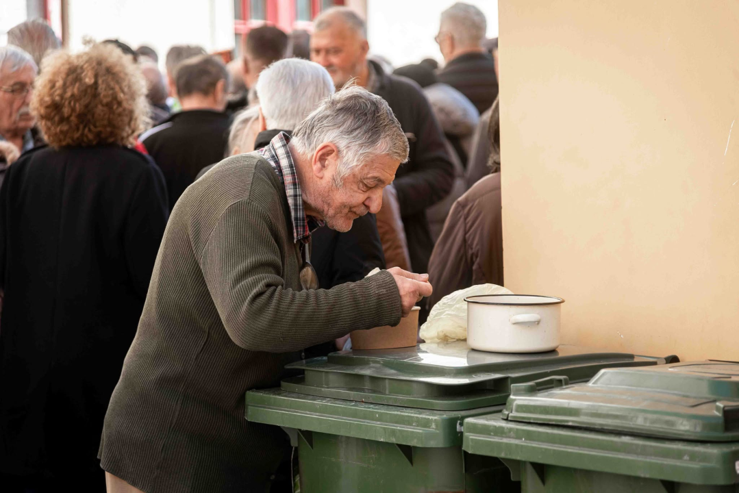 Vremenski uvjeti ovog puta idealni: Šibenski obrtnici građanima podijelili 1000 porcija bakalara