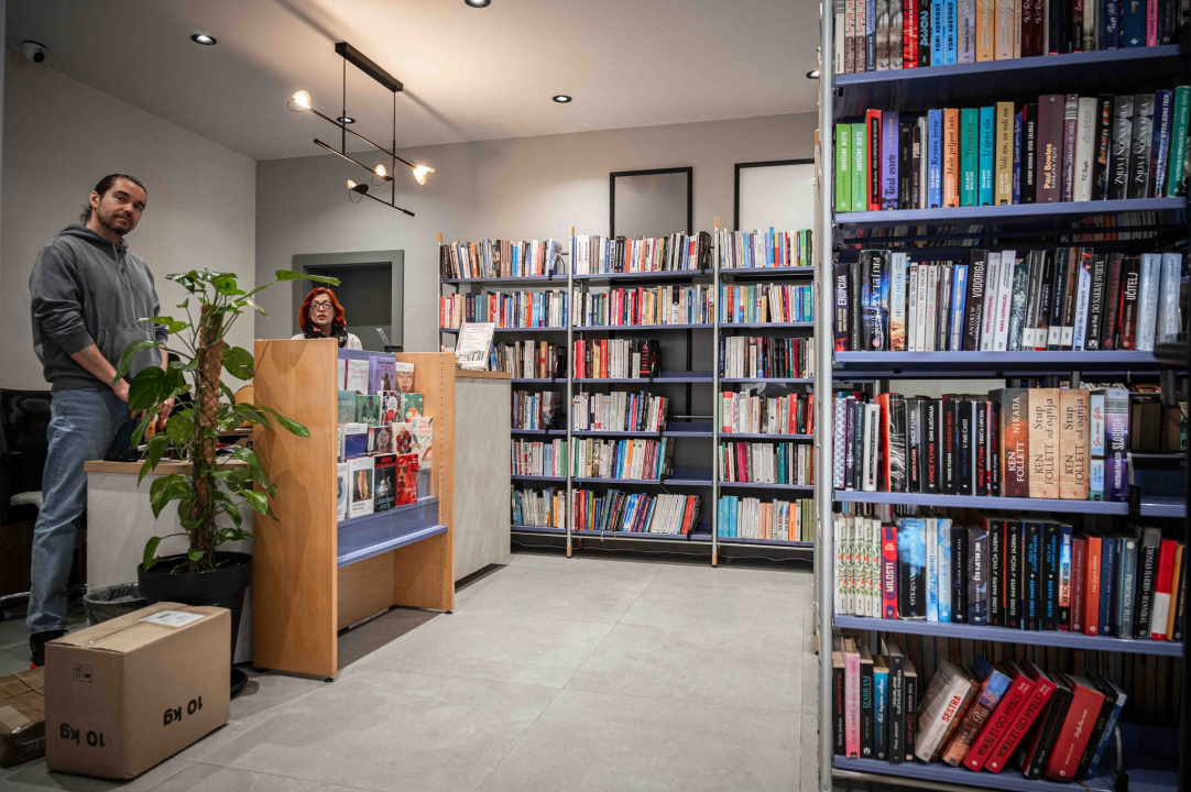 FOTO Šibenska knjižnica, zahvaljujući vrijednim djelatnicima, sasvim dobro radi u 'izvanrednim' uvjetima, ali svi jedva čekaju povratak 'kući'