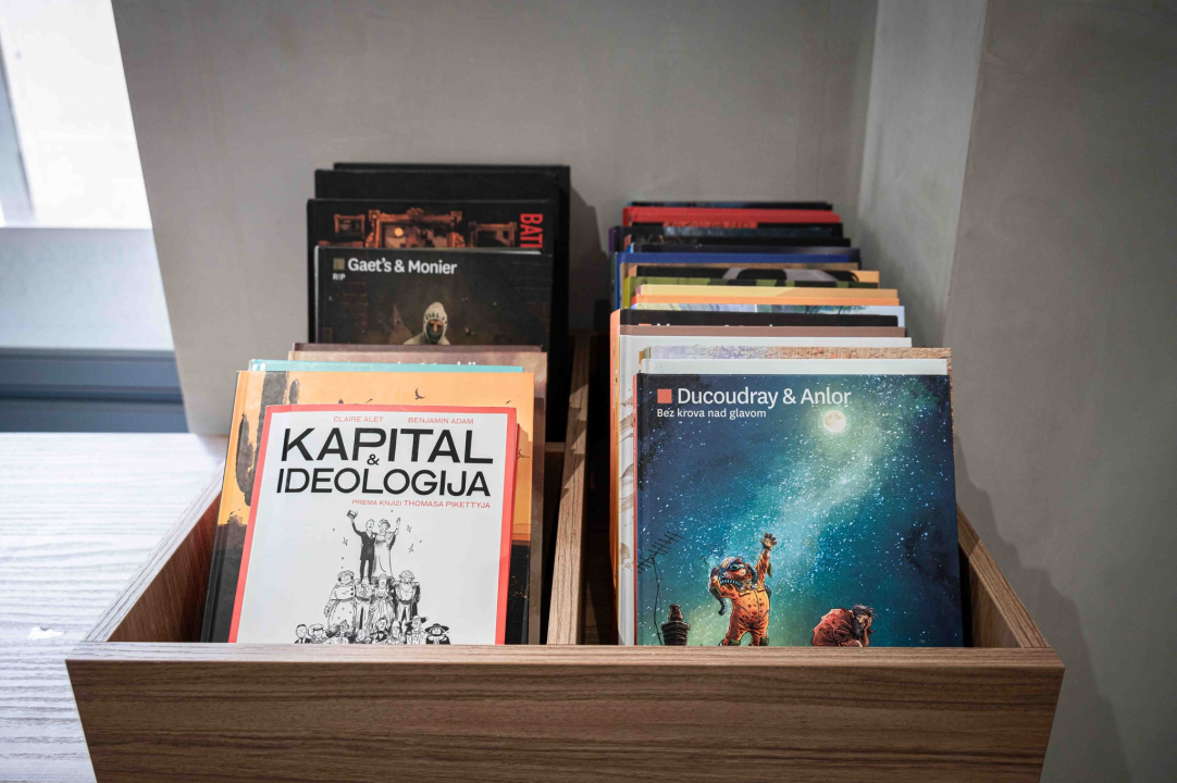 FOTO Šibenska knjižnica, zahvaljujući vrijednim djelatnicima, sasvim dobro radi u 'izvanrednim' uvjetima, ali svi jedva čekaju povratak 'kući'