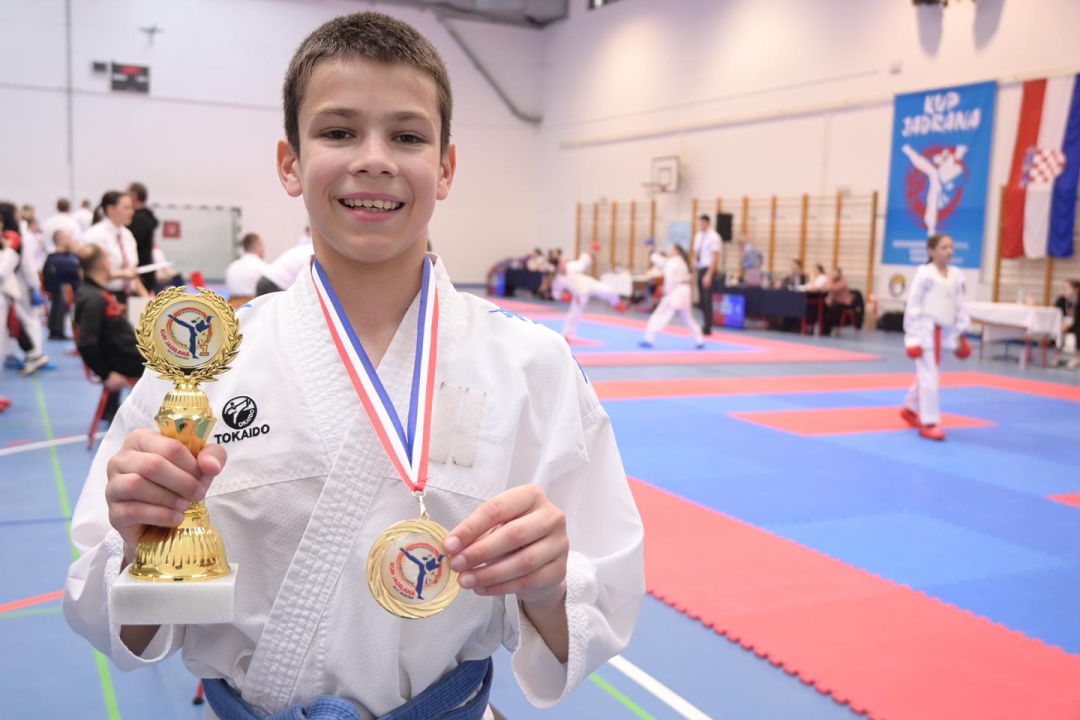FOTO: Karate klub Okit drugi ukupno na 'Kupu Jadrana' sa 37 medalja