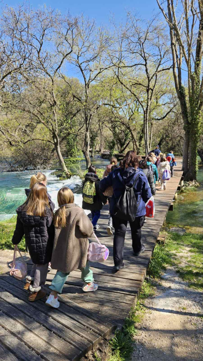  Šibenski prvašići na Skradinskom buku obilježili Svjetski dan šuma