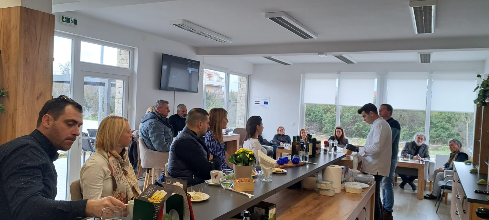 Na radionici u Kistanjama polaznici učili o sljubljivanju sira i maslinovih ulja 