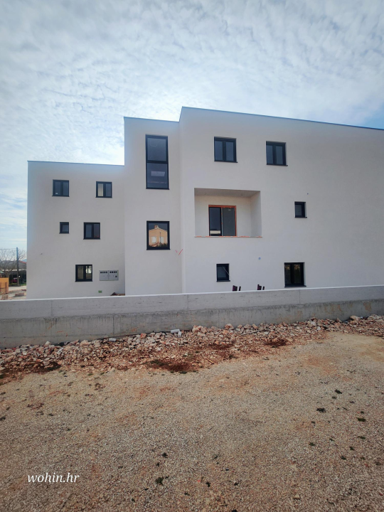 FOTO Prodaju se stanovi na mirnoj lokaciji u Vodicama!