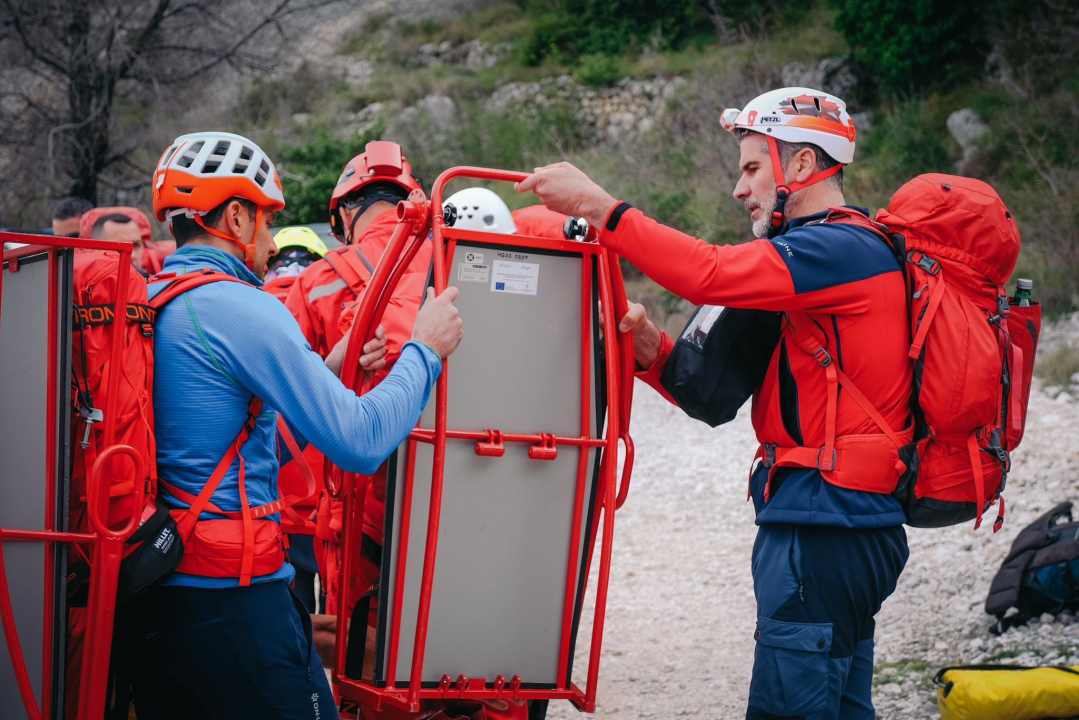 Šibenski HGSS-ovci na Biokovu sudjelovali na vježbi stijenskog spašavanja