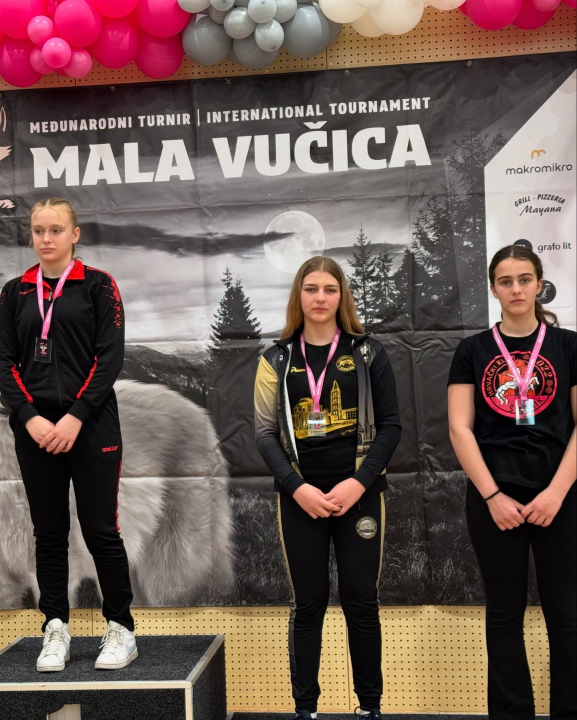 FOTO: Hrvačicama Šibenika tri medalje na 'Maloj Vučici'