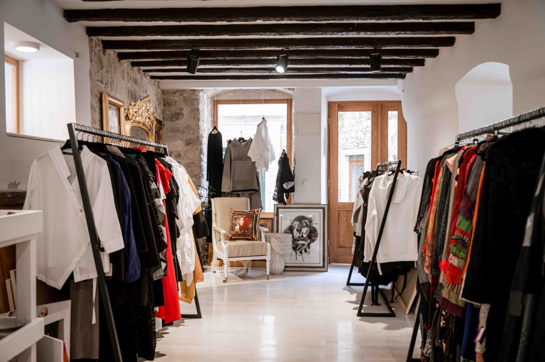 FOTO Proljeće u Galeriji Juraj Dalmatinac: Unikatna umjetnička djela, popusti i modni noviteti!