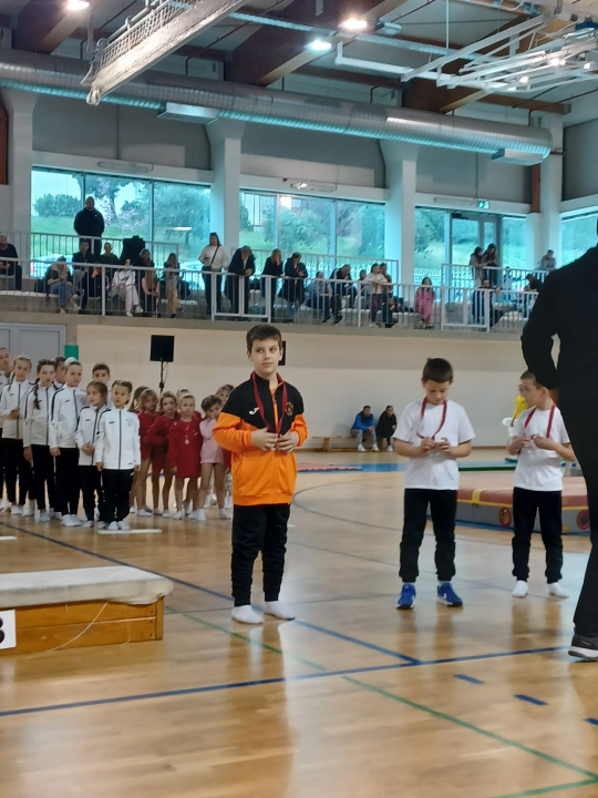 FOTO: Gimnastičari Dišpeta nastupili u Solinu, u dvije konkurencije osvojili ekipnu prvu poziciju