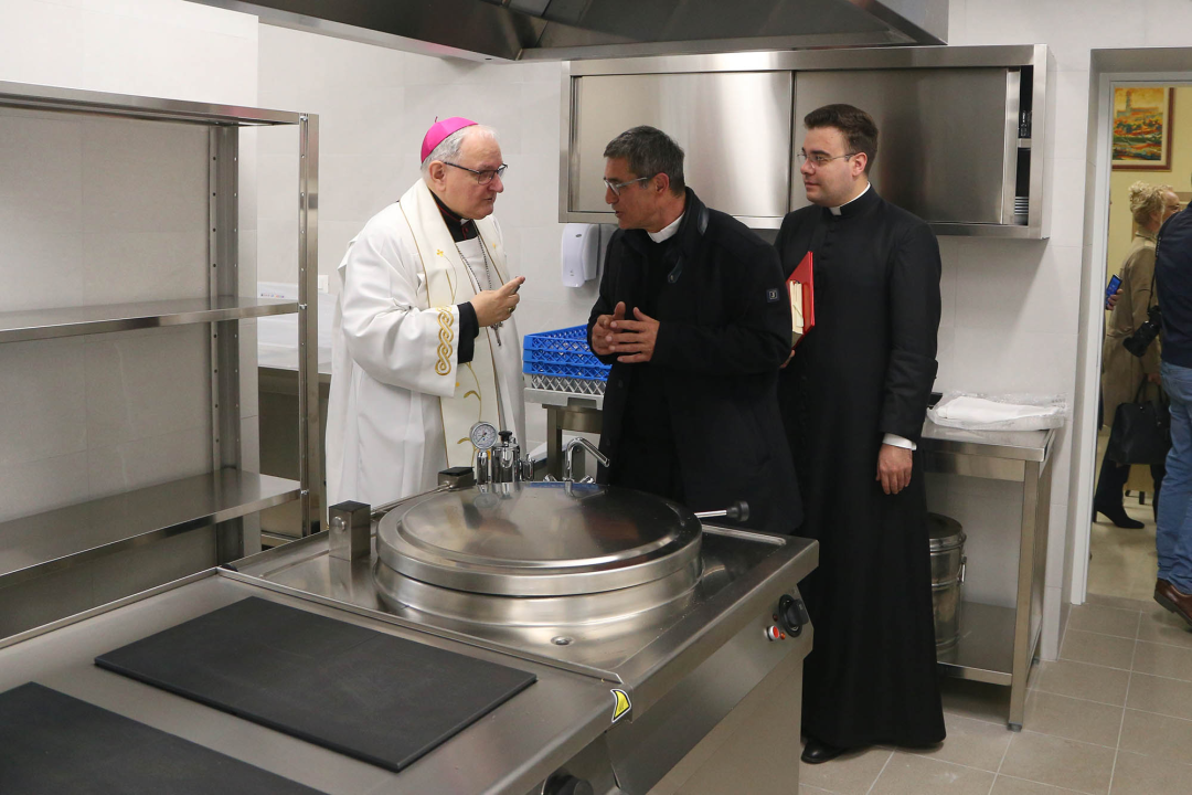 FOTO: Otvorena i blagoslovljena obnovljena Caritasova pučka kuhinja u Šibeniku