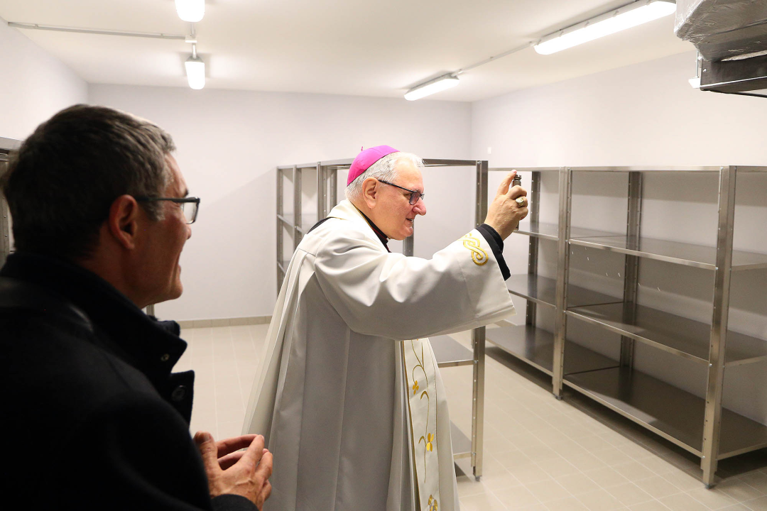 FOTO: Otvorena i blagoslovljena obnovljena Caritasova pučka kuhinja u Šibeniku