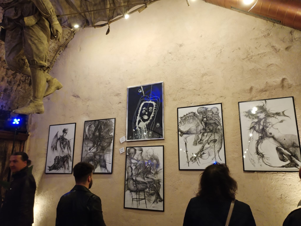 Zvonimir Vila i njegovi 'Vilenjaci' napunili Azimut: Otvorena izložba radova djece iz Centra 'Šubićevac'