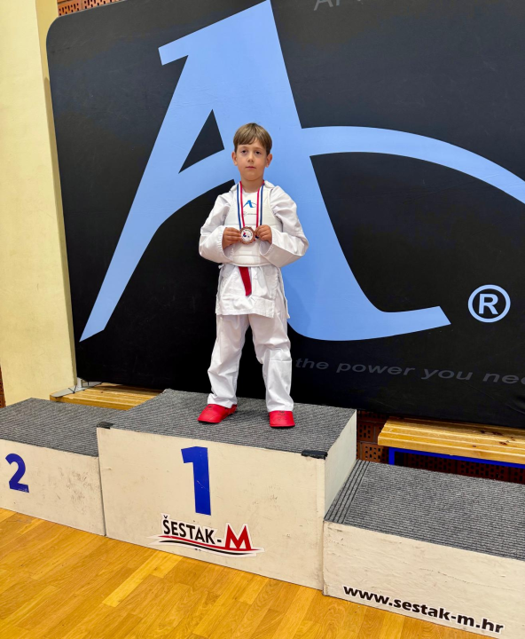 FOTO: Karatašima Phoenixa deset medalja u Maloj Subotici