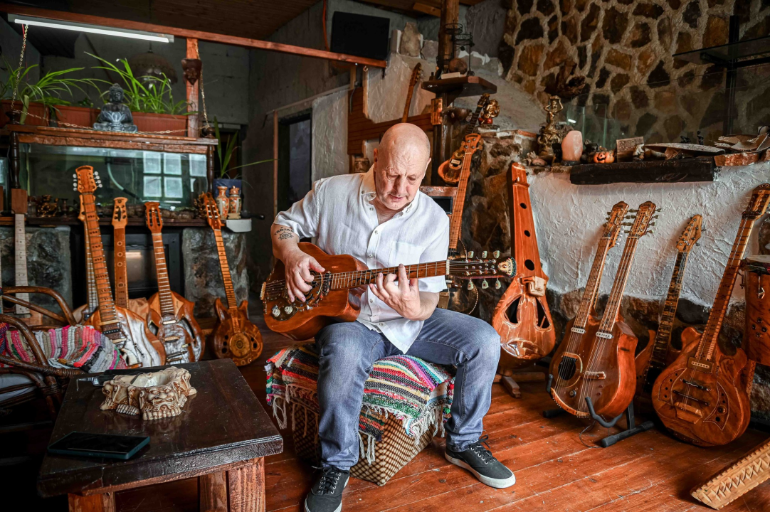 Srđan Trojan šibenski je električar i majstor izrade gitara: 'Radim instrumente za sebe, za svoju dušu i za prijatelje'