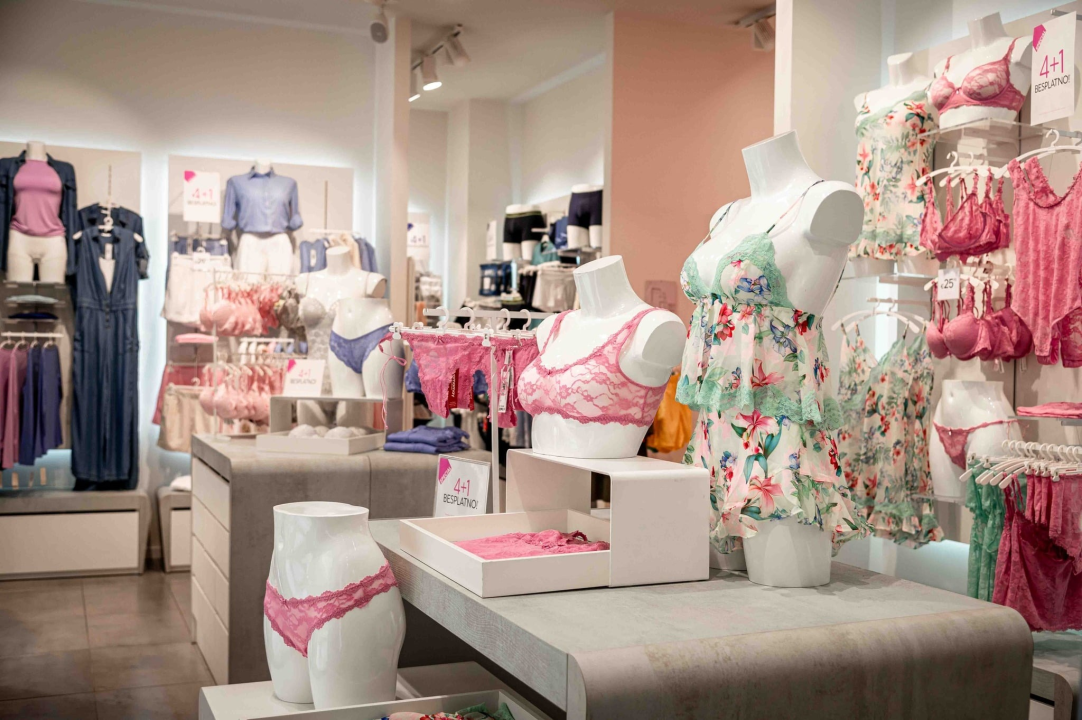 FOTO Pripreme za ljeto u Šibeniku: Donosimo ponudu dućana iz centra grada!