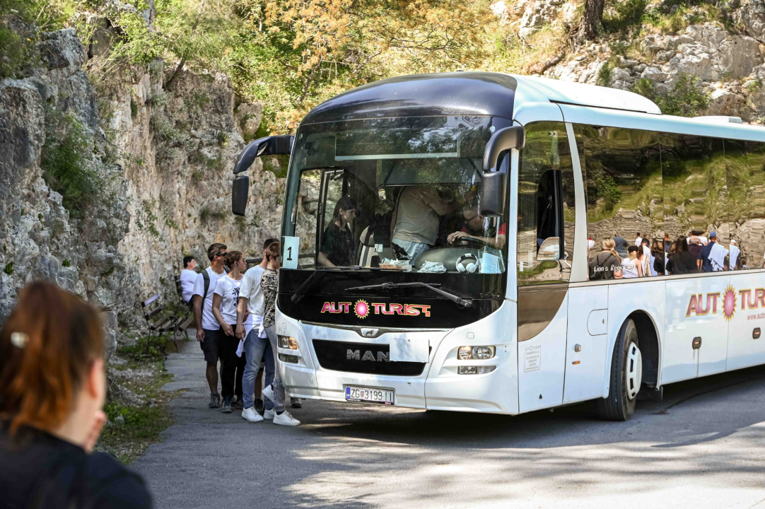 FOTO Uz podjelu fažola obilježen Praznik rada: 'Svim dragim posjetiteljima NP Krka željeli smo danas osigurati ručak'