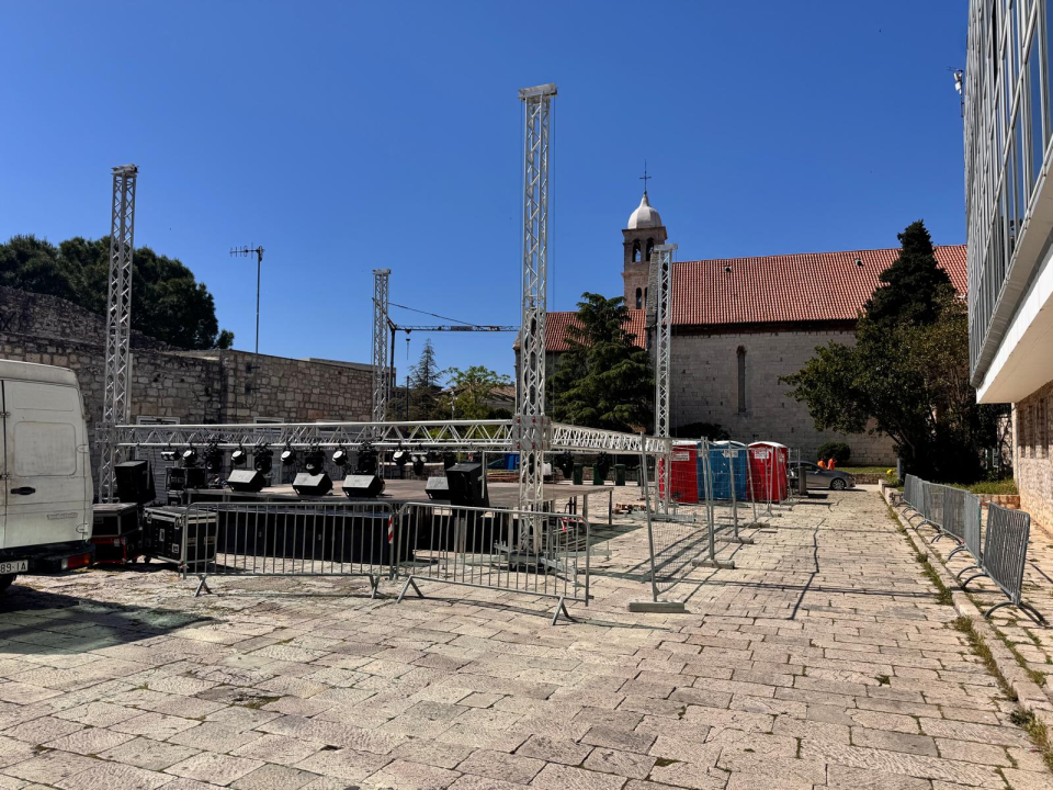 Dvodnevni festival 'SE15:Bis za kraj' starta večeras: Pogledajte kako teku pripreme