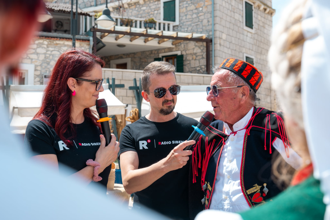 'Taste like...marenda' u Primoštenu: U dobroj hrani i zabavnom programu uživali i domaći i furešti