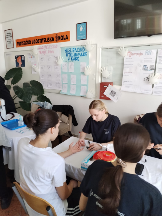 Dan otvorenih vrata Medicinske škole Šibenik: 'Vaš će poziv u budućnosti spašavati mnoge živote'