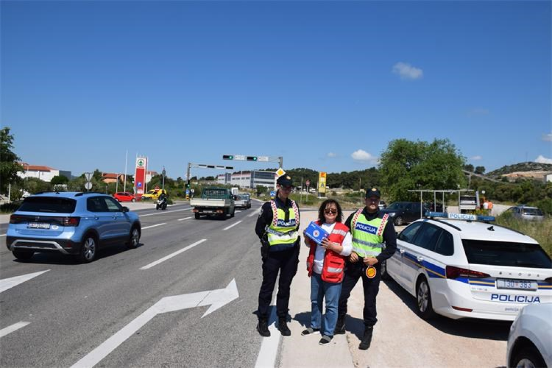 Održana akcija '5 do 12': Policija dijelila kutije prve pomoći i nagradila uzorne vozače