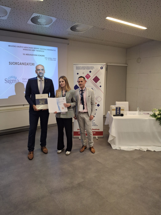 Učenicima šibenske Medicinske škole u Vodicama uručena priznanja za izniman trud