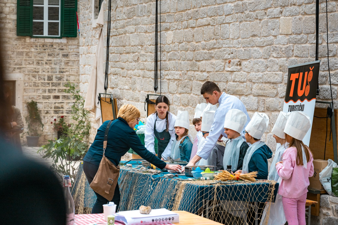 Četvrti H2LO Festival zatvoren vrhunskim koncertom Metaklape na Maloj loži