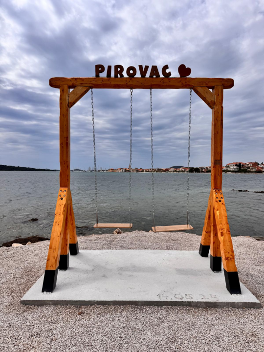 Pirovac dobio ljuljačku