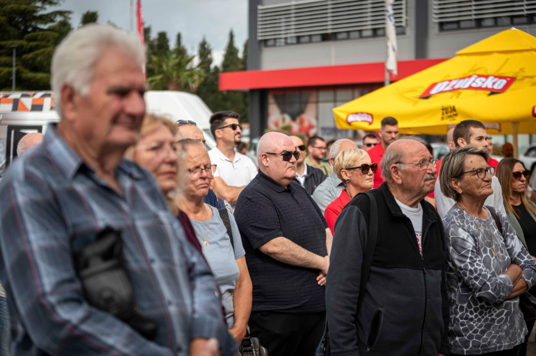 FOTO Pozor! Veliki popusti na kućanskim aparatima, keramici, alatima, bojama, rasvjeti, stolariji i puno više!