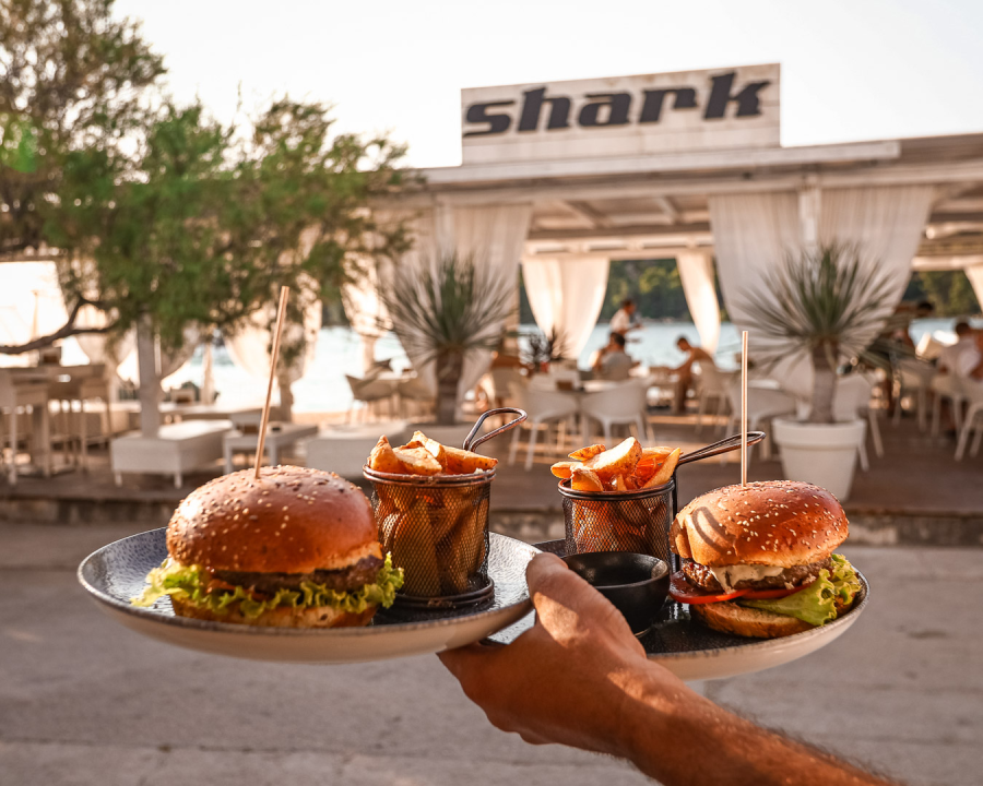 FOTO Shark Beach Club otvara svoja vrata – Novi sjaj na obali u Žaboriću 