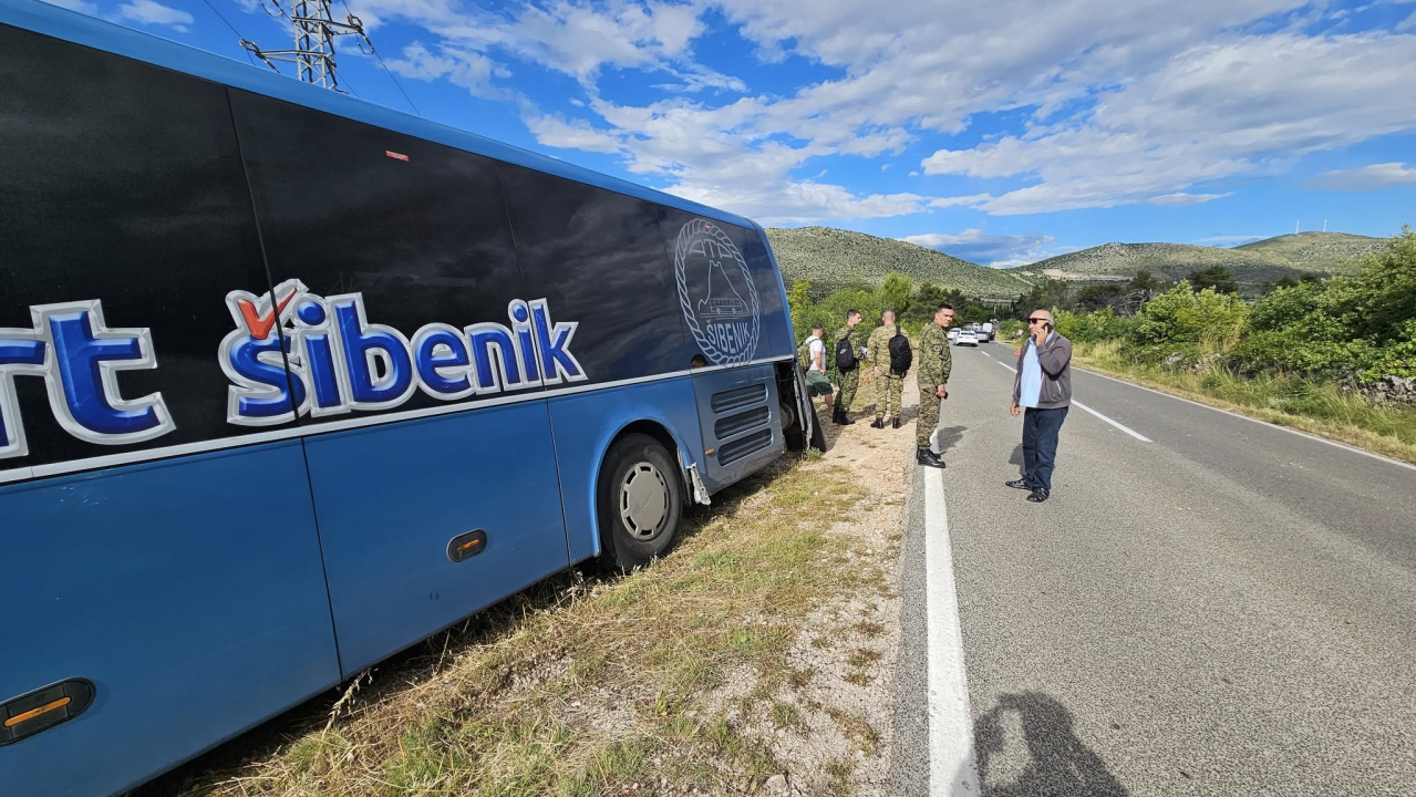 Prisebnošću vozača autobusa, izbjegnuta tragedija na cesti prema Tromilji