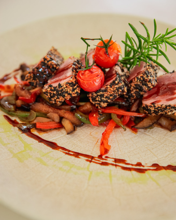 FOTO Shark Beach Club zasjao u novom sjaju – ljeto 2025. u znaku stila i užitka!