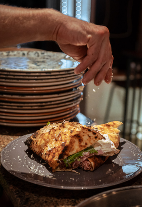 FOTO Doživite okus Italije na ugodnoj vanjskoj terasi Pizzerije Fratelli!