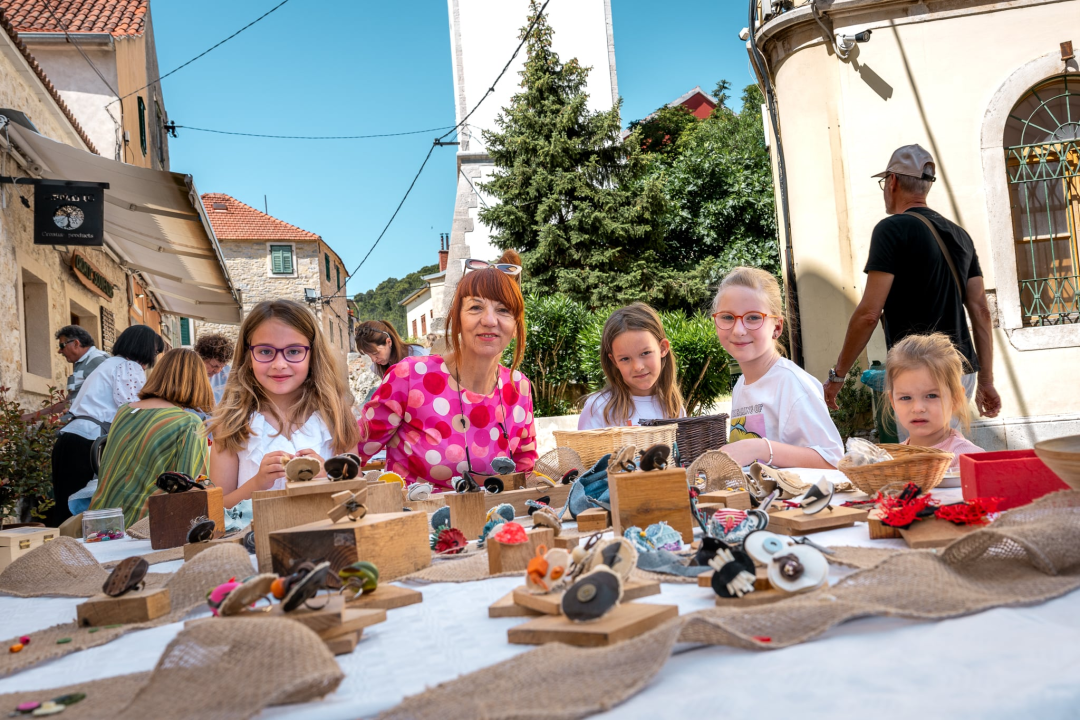 Bobi, vino i kolo: Skradinska marenda spojila tradiciju, glazbu i mirise domaće kuhinje