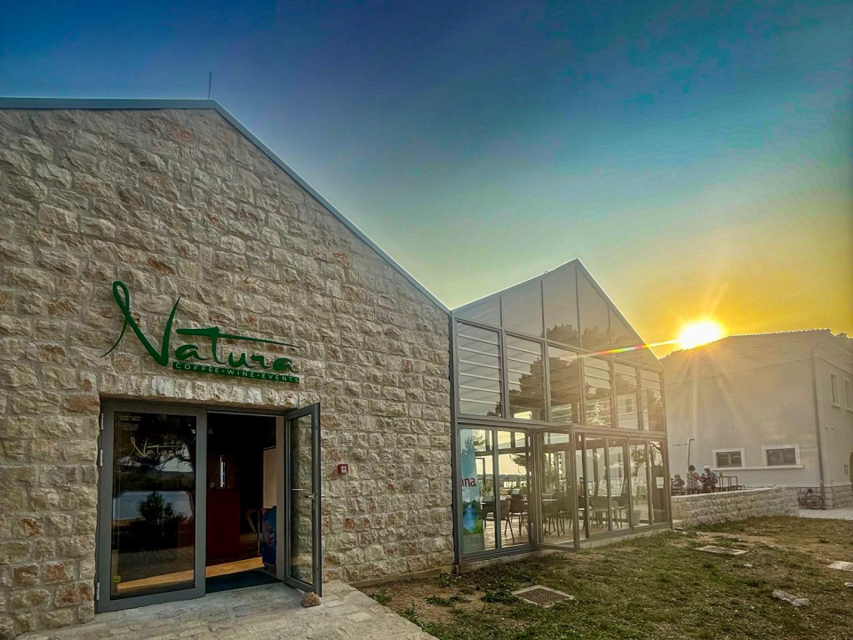 FOTO Natura Coffee Wine Events – Novo mjesto za uživanje uz more, dobro piće i glazbu