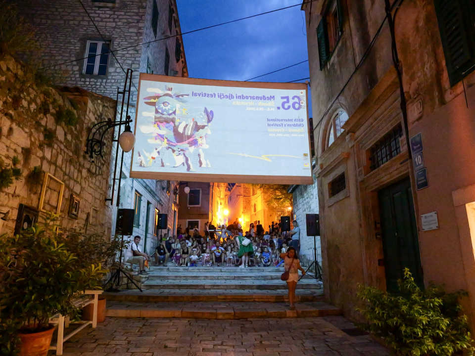 Čarobni svijet za djecu pun igre i umjetnosti: Ponedjeljak na MDF-u