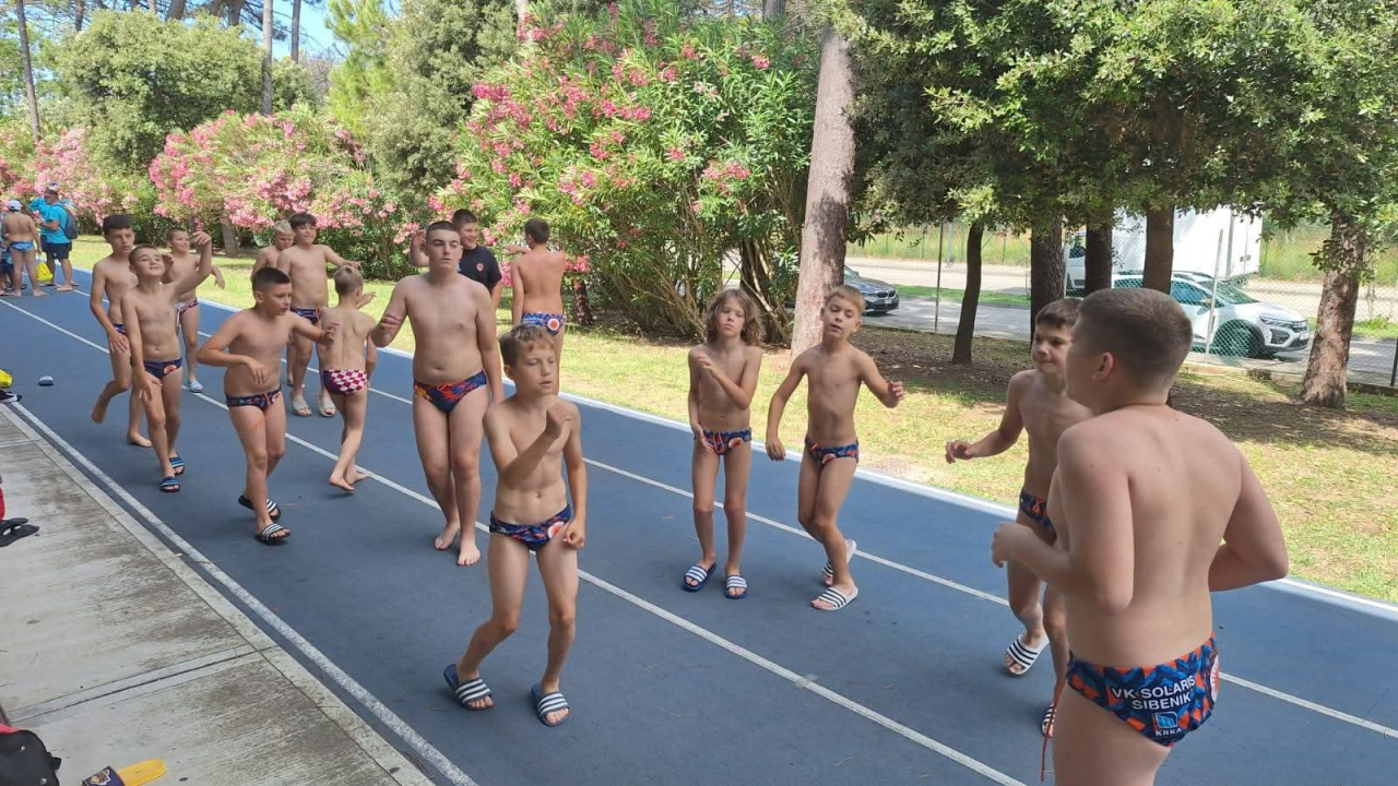 Mladi vaterpolisti Solarisa briljiraju na prestižnom turniru u Italiji – šest pobjeda u osam utakmica