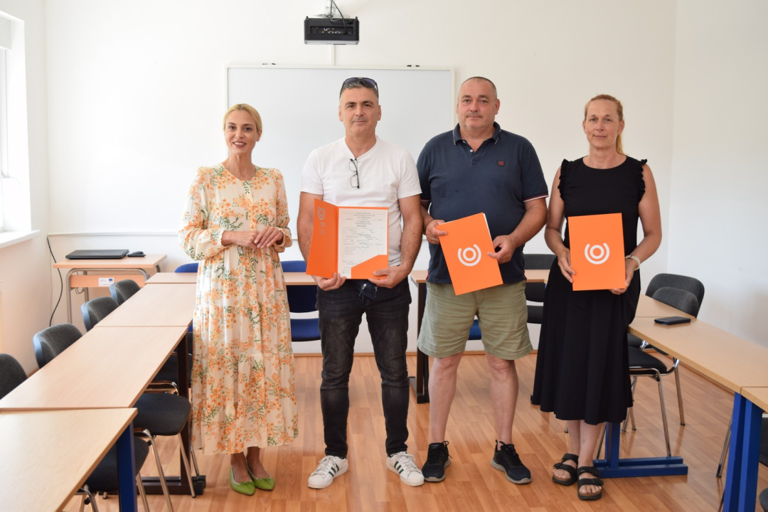 Obukom za ekološke pčelare NP Krka i POU Knin potiču ekološku proizvodnju