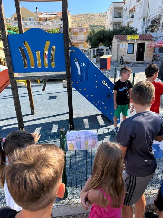 Zastanite i uživajte u dječjim radovima u Donjim Banovcima