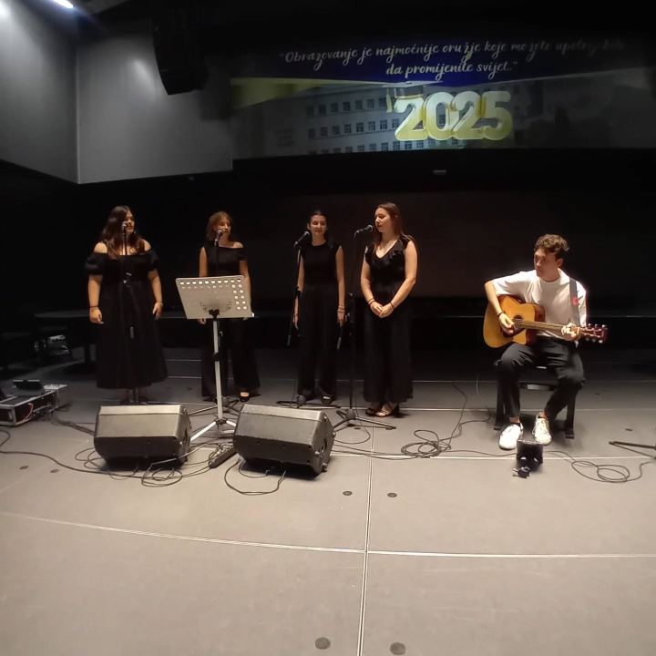 Maturantima šibenske gimnazije dodijeljene svjedodžbe i potvrde o položenoj maturi